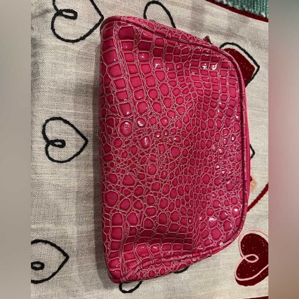 Pink faux croco NWOT vintage makeup bag